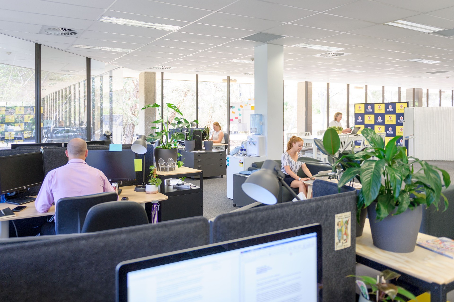 Open_plan_office